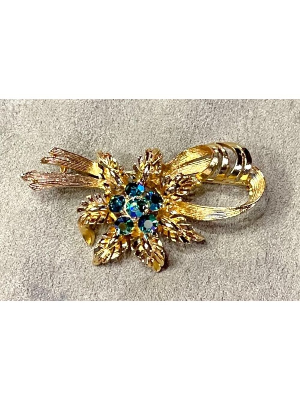 Vintage Signed Lisner Gold Tone Flower Brooch Blue Aurora Borealis Rhinestone Pi